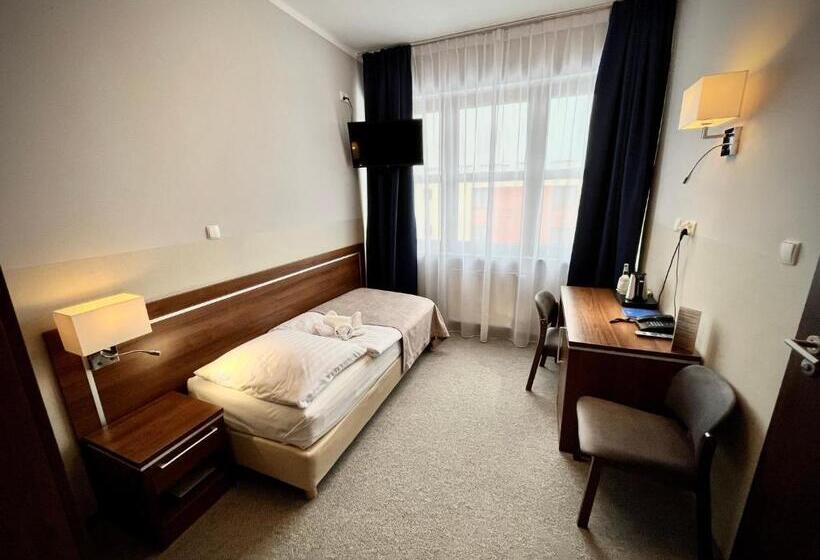 اتاق استاندارد یک نفره, Szyndzielnia