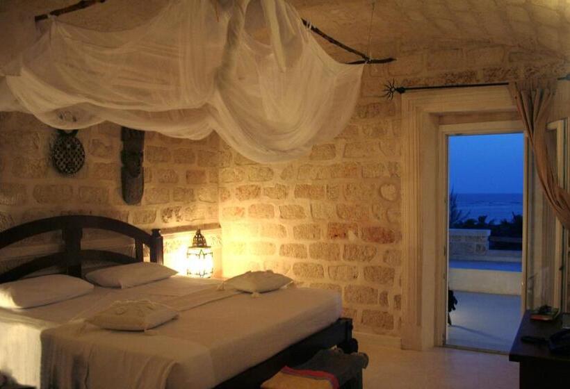 اتاق لوکس با تراس, The Charming Lonno Lodge Watamu