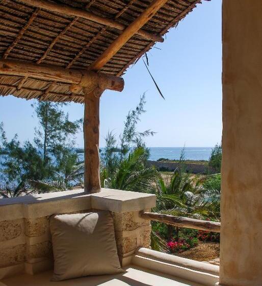 سوئیت 2 خوابه, The Charming Lonno Lodge Watamu
