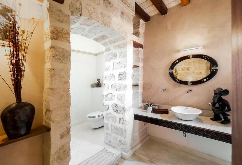 سوئیت 2 خوابه, The Charming Lonno Lodge Watamu