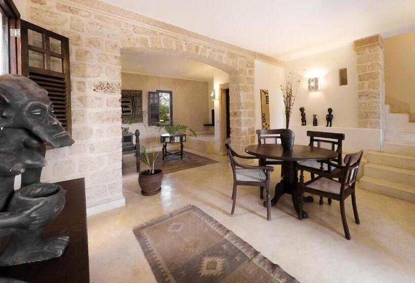 سوئیت 2 خوابه, The Charming Lonno Lodge Watamu
