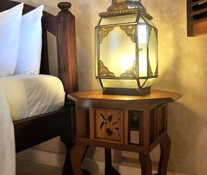 اتاق لوکس با چشمانداز دریا, The Charming Lonno Lodge Watamu