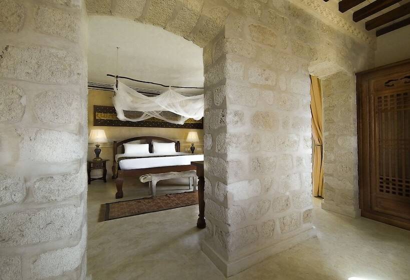 اتاق لوکس با چشمانداز دریا, The Charming Lonno Lodge Watamu