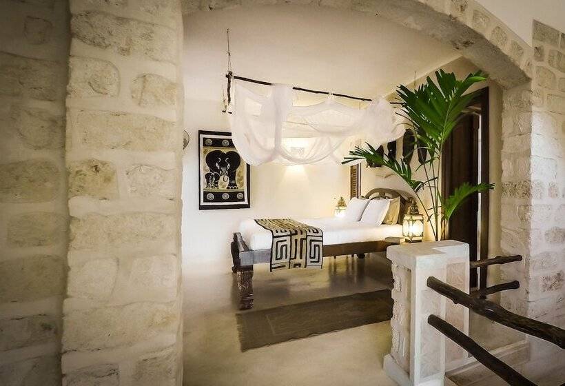 سوییت با چشمانداز دریا, The Charming Lonno Lodge Watamu