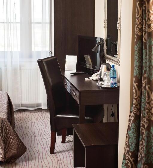 غرفة قياسية, Willa Adriana