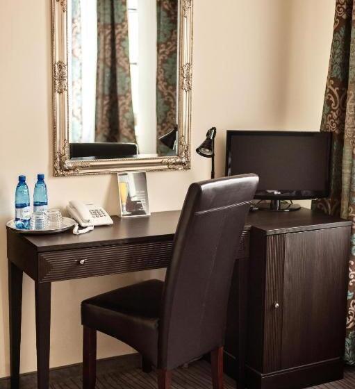 غرفة قياسية, Willa Adriana