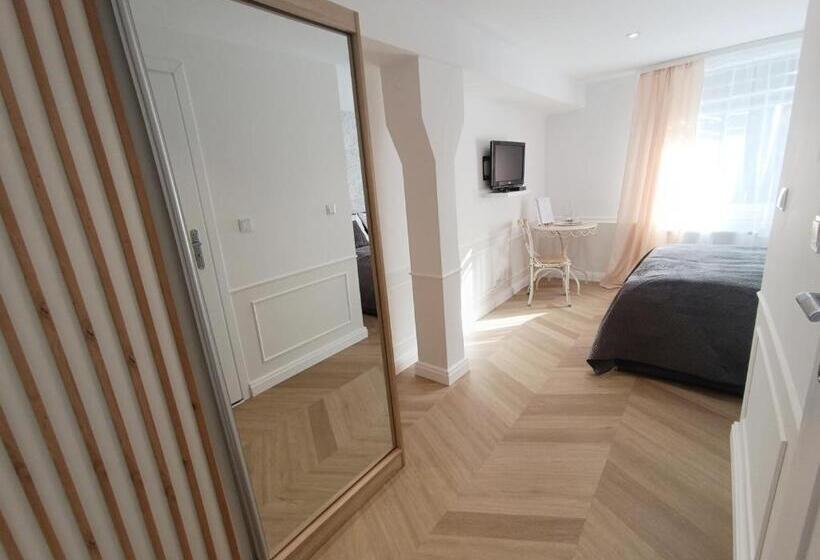 スタンダードルーム, Złoty Lin