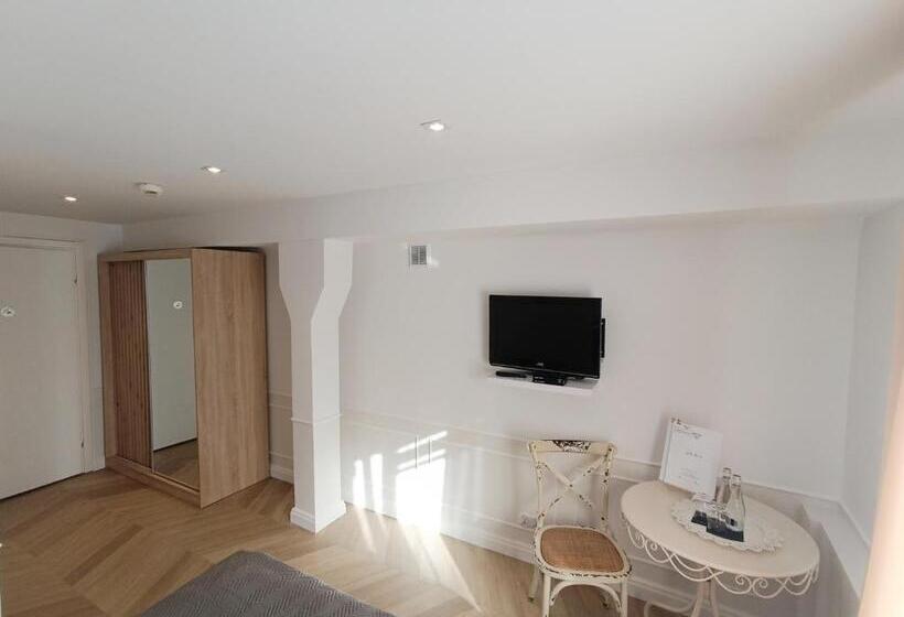 スタンダードルーム, Złoty Lin