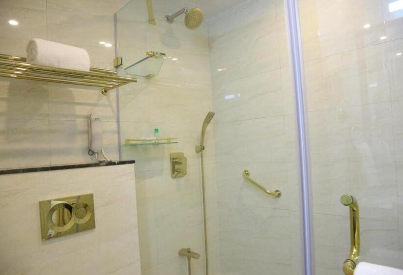 اتاق رویال, Royal Fort Hotel