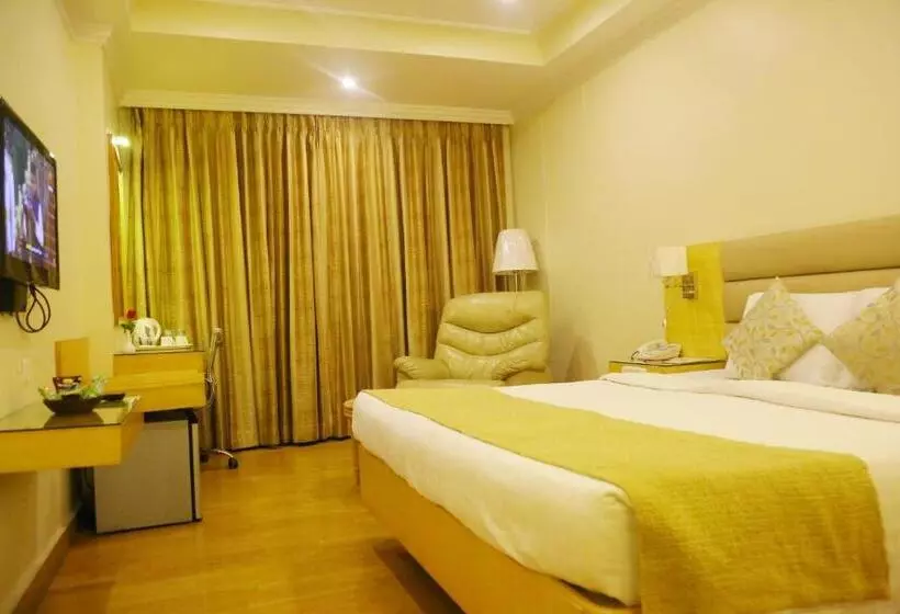 ロイヤルルーム, Royal Fort Hotel