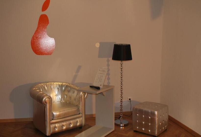 סוויטה, Stadthotel Gürtler