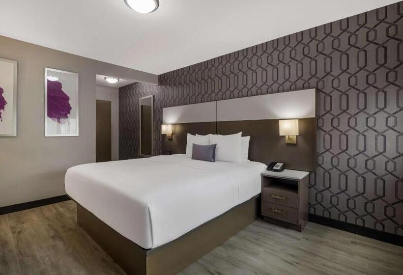 장애인을 위한 킹사이즈 침대 스탠다드 룸, Sunset West Hotel, Surestay Collection By Best Western