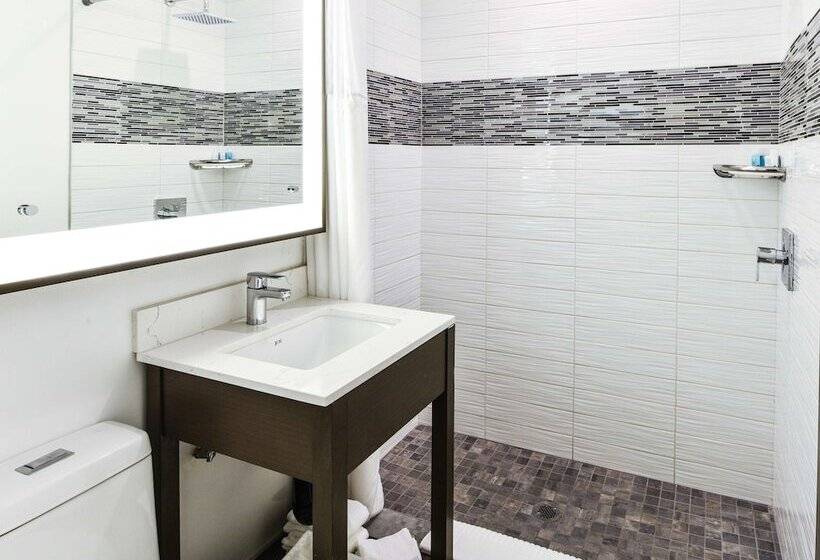 غرفة عائلية, Sunset West Hotel, Surestay Collection By Best Western