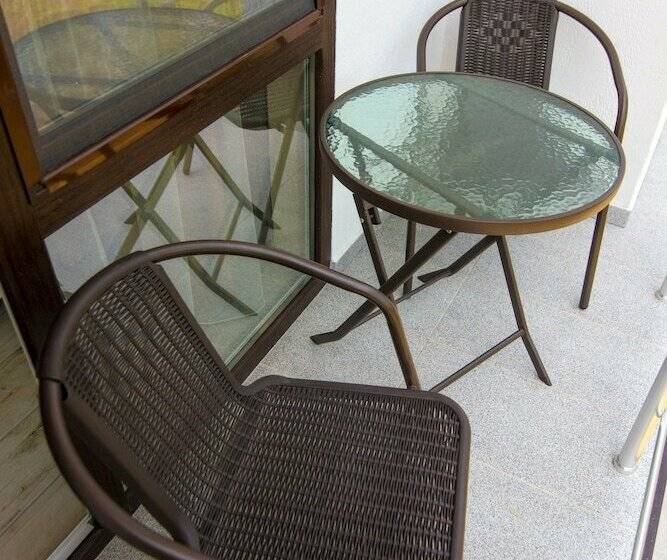 اتاق استاندارد اینتریور, Reef