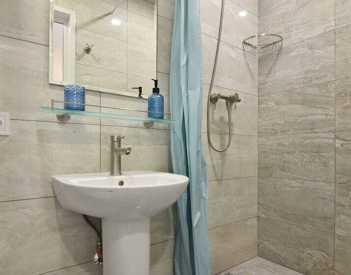 اتاق استاندارد اینتریور, Reef