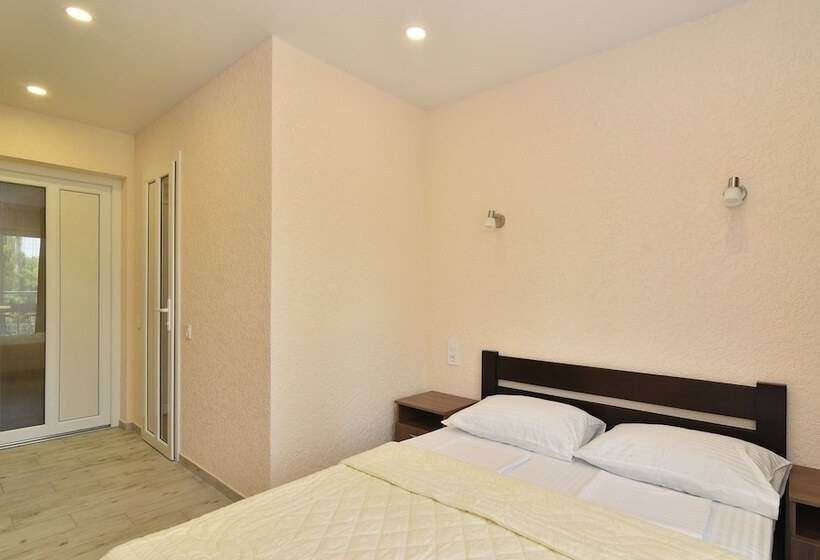 اتاق استاندارد اینتریور, Reef