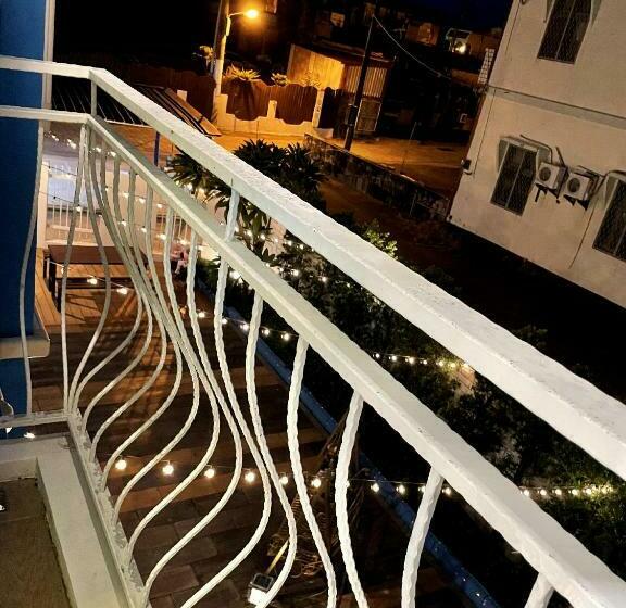 اتاق استاندارد چهار تخته, Bloom B&b