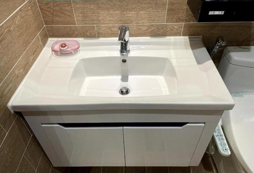 اتاق استاندارد چهار تخته, Bloom B&b