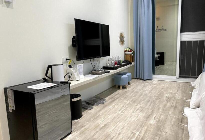 اتاق استاندارد چهار تخته, Bloom B&b