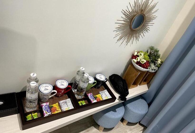 اتاق استاندارد چهار تخته, Bloom B&b