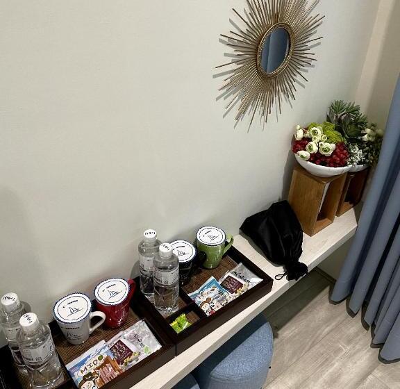 اتاق استاندارد چهار تخته, Bloom B&b