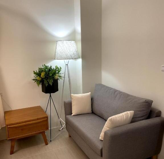 اتاق استاندارد با بالکن, Bloom B&b