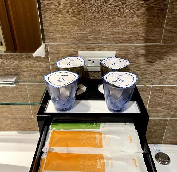 اتاق استاندارد چهار تخته, Bloom B&b