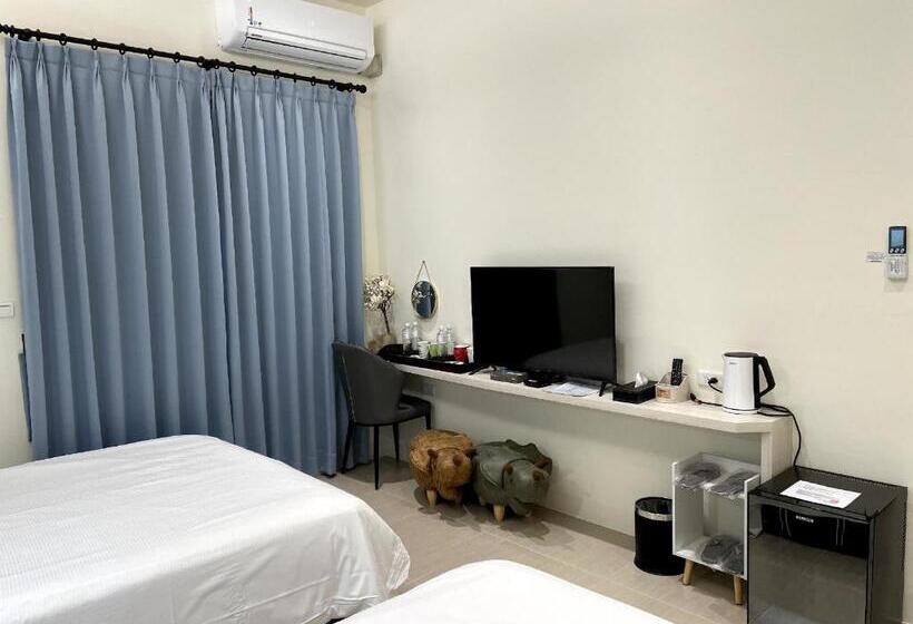 اتاق استاندارد چهار تخته, Bloom B&b