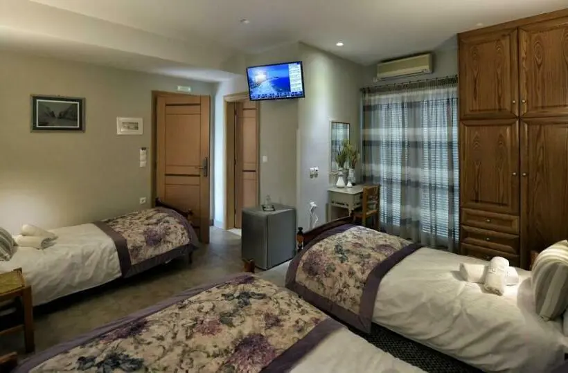 バルコニー付スタンダード４ベッドルーム, Tassos Rooms