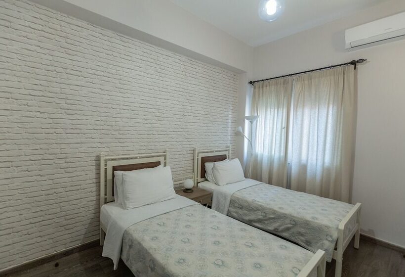 غرفة قياسية, Tassos Rooms
