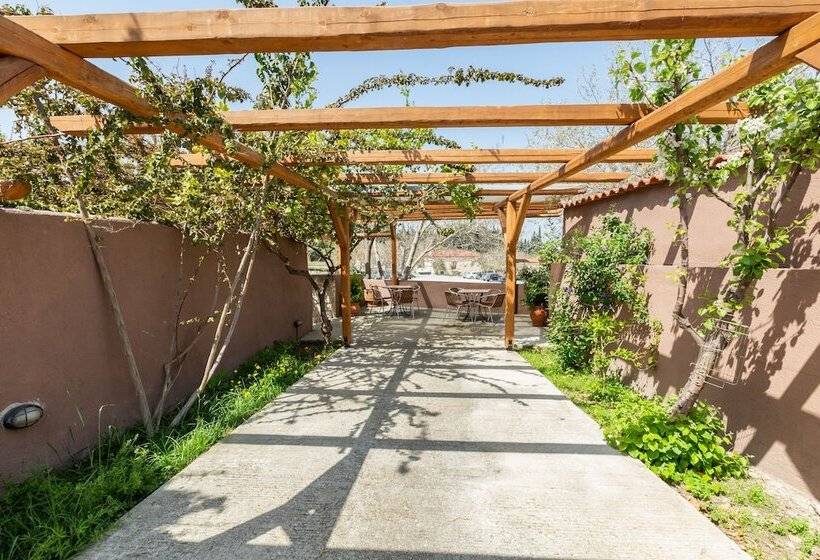 غرفة قياسية, Tassos Rooms