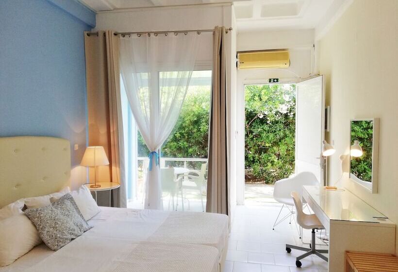 استودیو استاندارد با چشم‌انداز باغ, Homely Studios