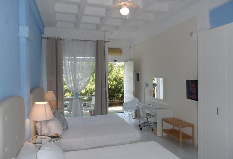 استودیو استاندارد با چشم‌انداز باغ, Homely Studios