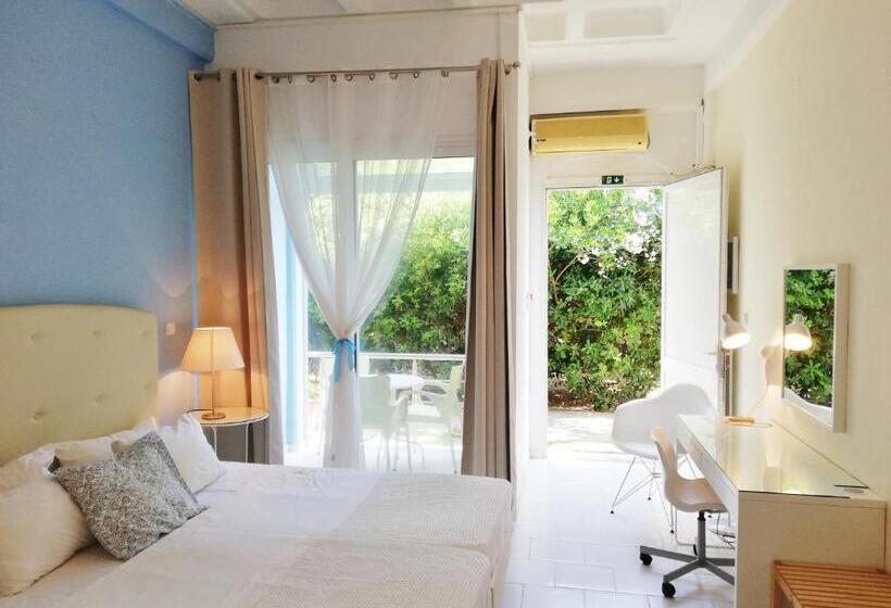 استودیو استاندارد با چشم‌انداز باغ, Homely Studios