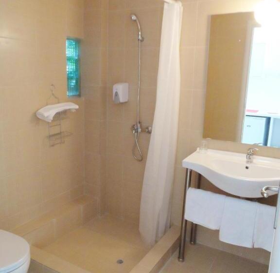 استودیو استاندارد با بالکن, Homely Studios