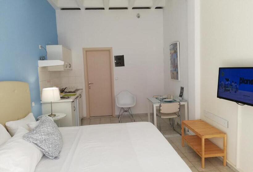 استودیو استاندارد با تراس, Homely Studios