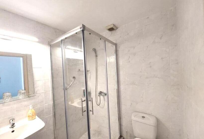 استودیو استاندارد با بالکن, Homely Studios