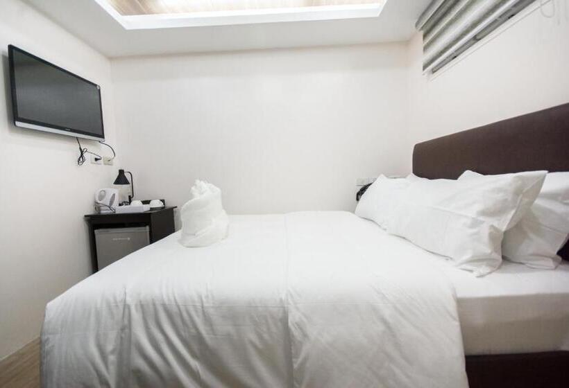 Quarto Estandar, Emerald Island