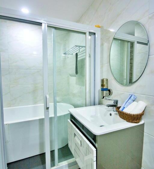 Quarto Familiar Deluxe, Emerald Island