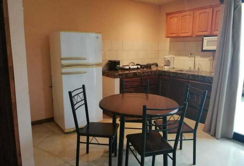 스탠다드 룸 더블 침대 2개, Grace