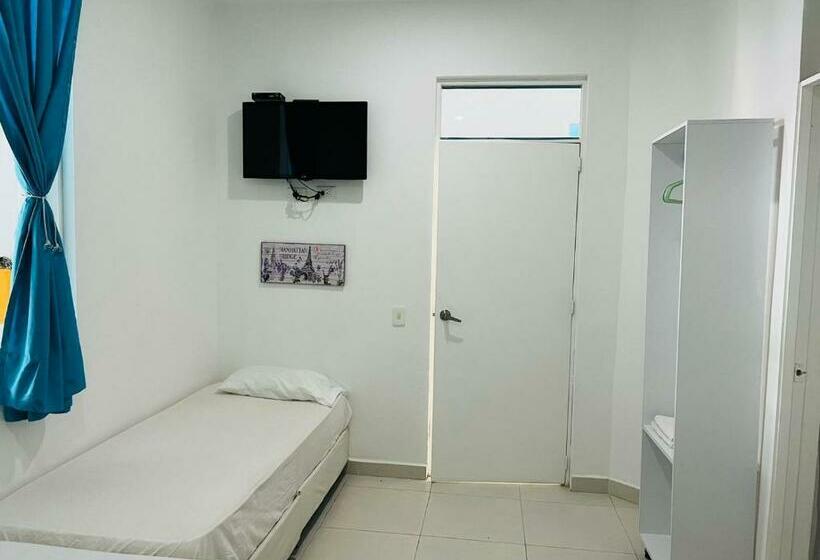 غرفة عائلية, La Puerta del Ángel Isla