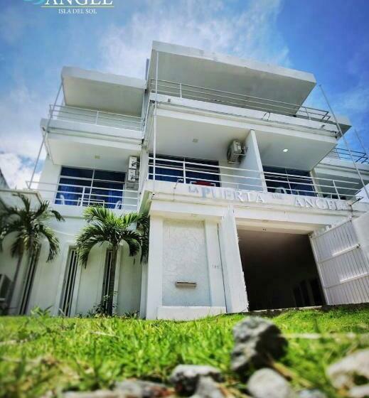 غرفة عائلية, La Puerta del Ángel Isla