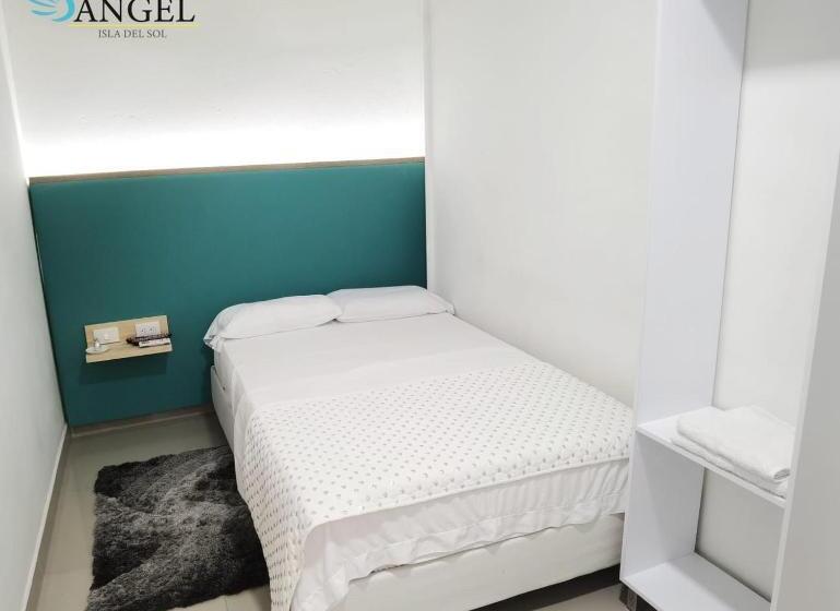 غرفة أساسية, La Puerta del Ángel Isla