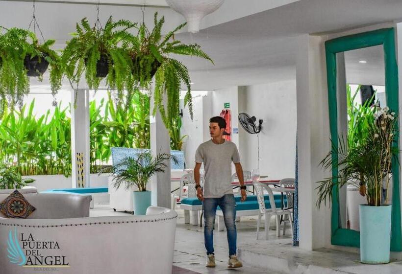 غرفة أساسية, La Puerta del Ángel Isla