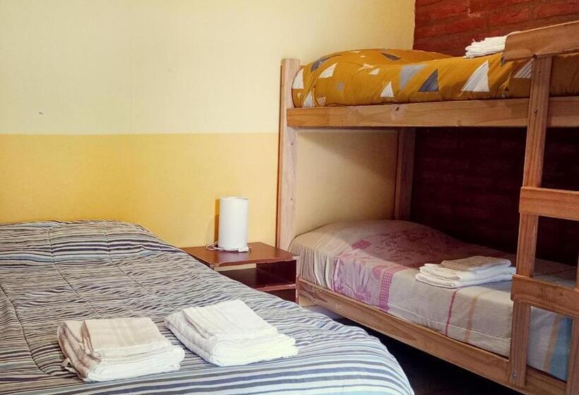 スタンダード4人部屋, Corinto Hostel