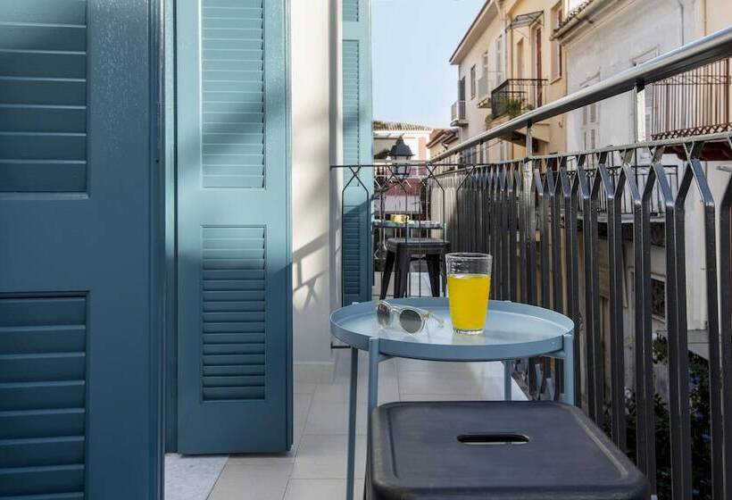 اتاق سوپریور, Downtown