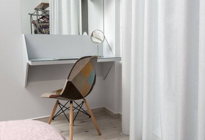 اتاق سوپریور, Downtown