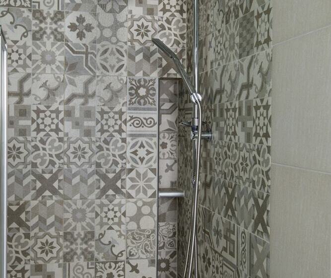 اتاق استاندارد با بالکن, Downtown