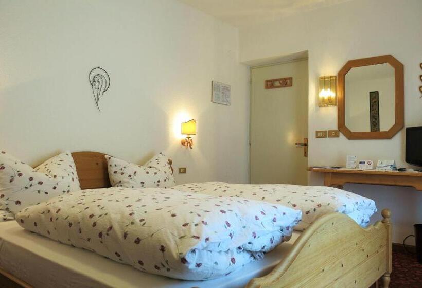 غرفة كومفورت, Digonera Historic Hotel B&b