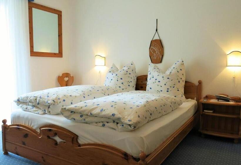 غرفة قياسية ثلاثية, Digonera Historic Hotel B&b